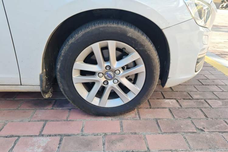 Used Volvo S60 2017 S60L T3 Smart Upgrade Edition Right Front Wheel Hub