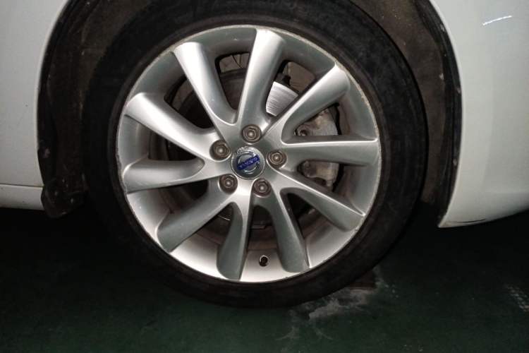 Used Volvo S60 2017 S60L T4 Smart Range Edition Right Front Wheel Hub