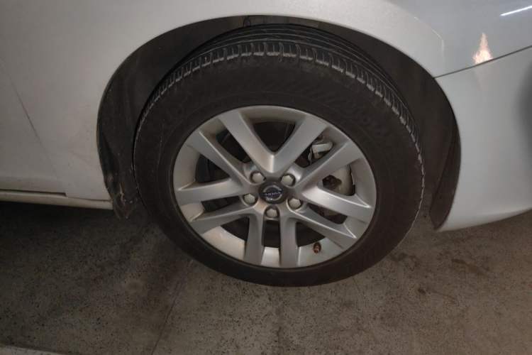 Used Volvo S60 2017 S60L T3 Smart Upgrade Edition Right Front Wheel Hub