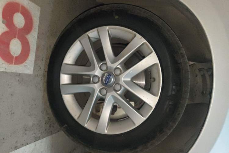 Used Volvo S60 2017 S60L T3 Smart Upgrade Edition Right Front Wheel Hub