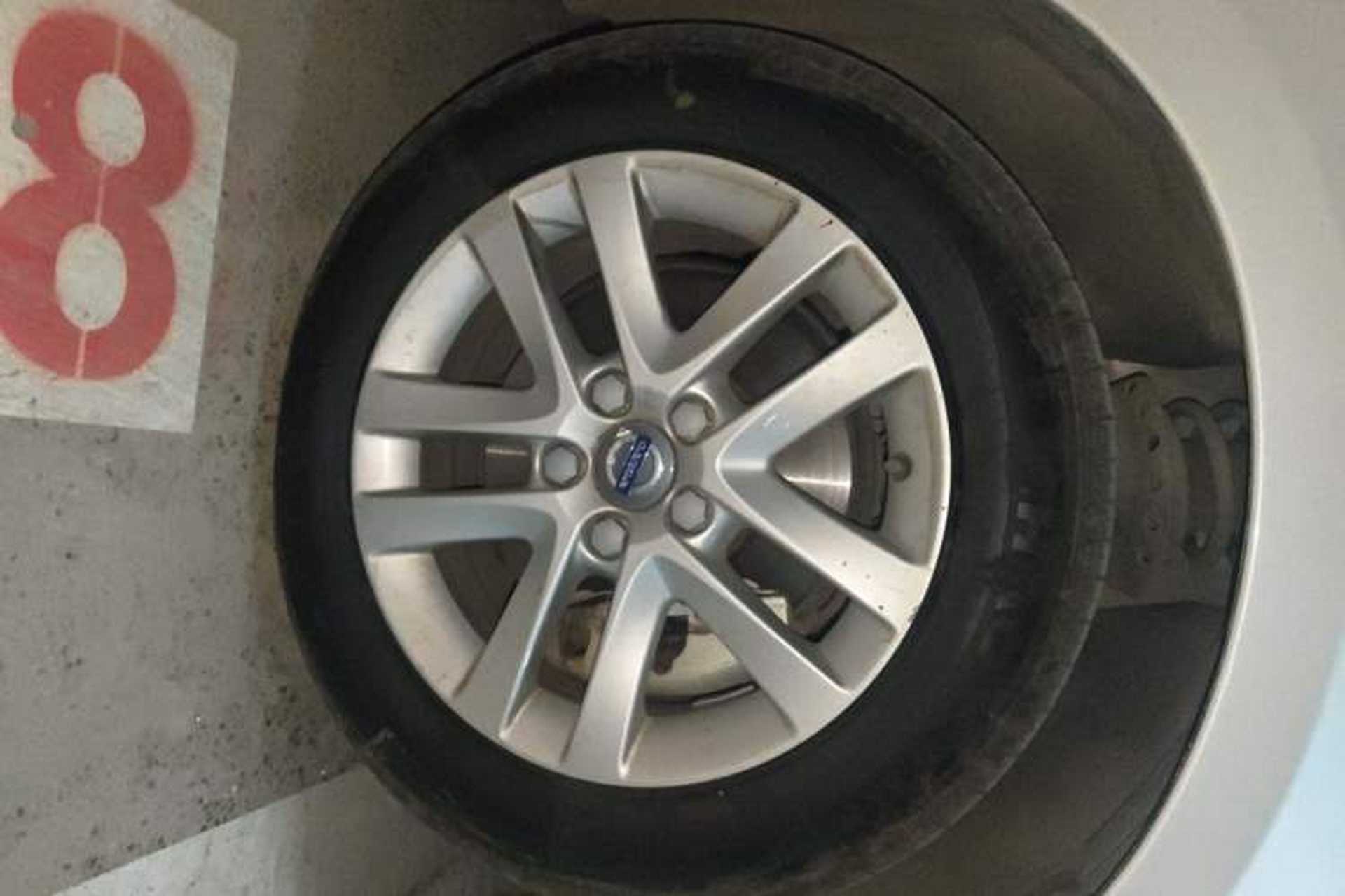 Used Volvo S60 2017 S60L T3 Smart Upgrade Edition Right Front Wheel Hub
