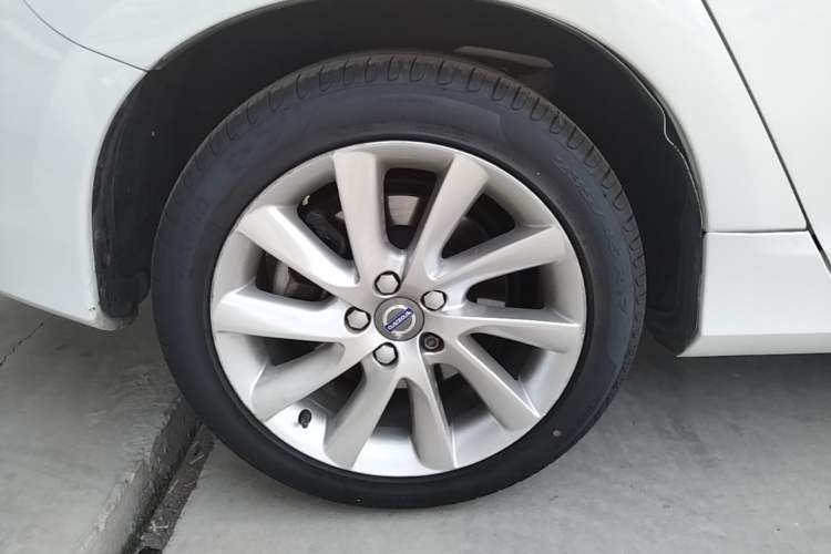 Used Volvo S60 2017 S60L T4 Smart Range Edition Right Rear Wheel Hub