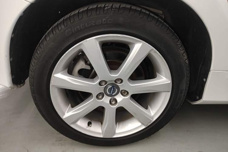 Used Volvo S60 2017 S60L T5 Intelligent Drive Edition Right Rear Wheel Hub