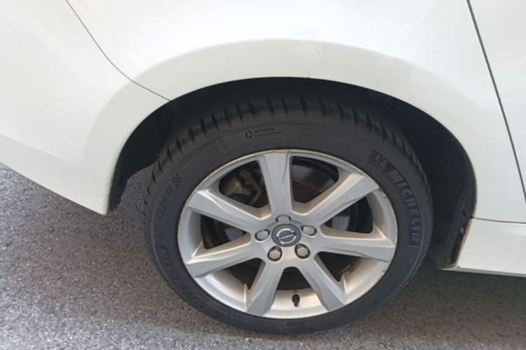 Used Volvo S60 2017 S60L T5 Intelligent Drive Edition Right Rear Wheel Hub