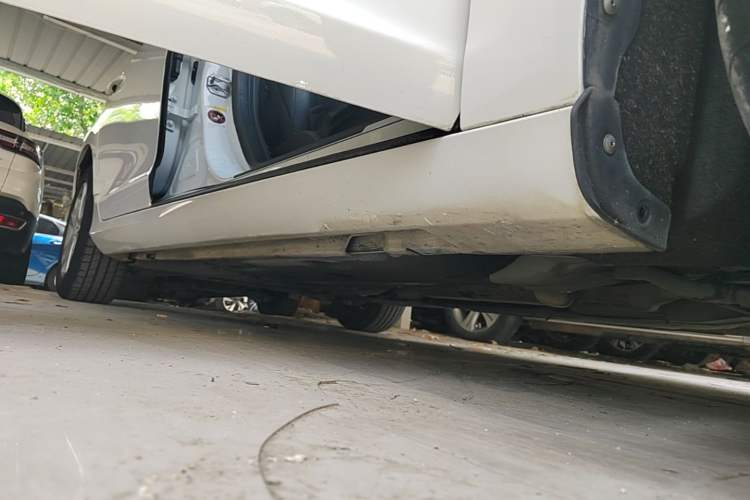 Used Volvo S60 2017 S60L T3 Smart Drive Edition Right Side Sill