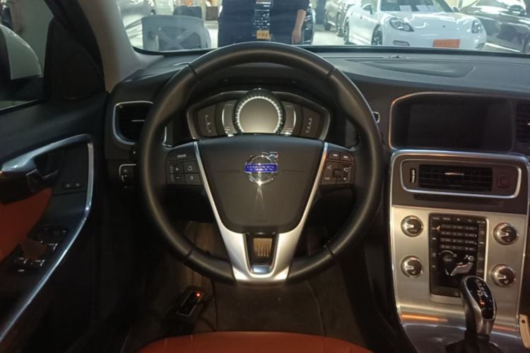 Used Volvo S60 2017 S60L T4 Smart Range Edition Steering Wheel