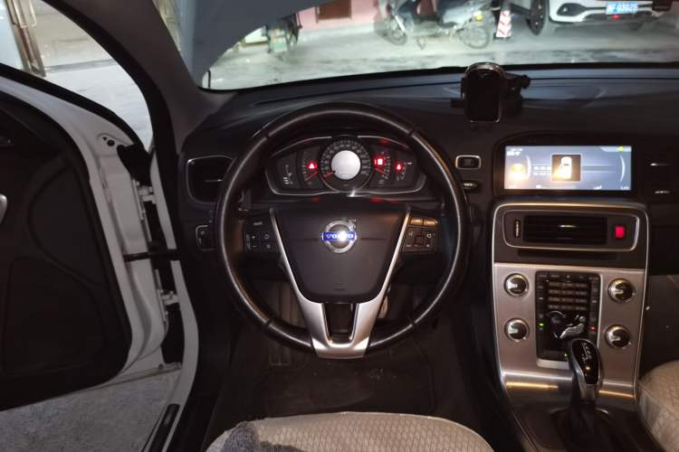 Used Volvo S60 2017 S60L T3 Smart Upgrade Edition Steering Wheel