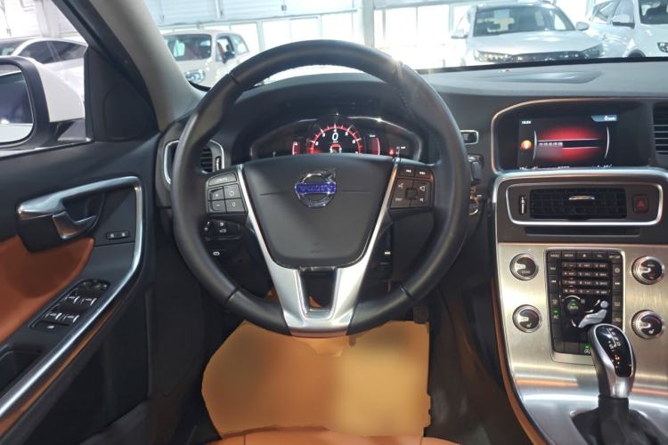 Used Volvo S60 2017 S60L T4 Smart Range Edition Steering Wheel