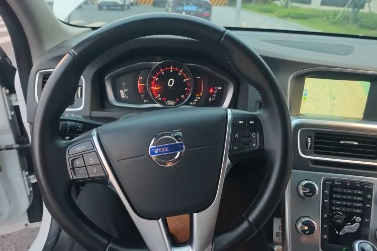 Used Volvo S60 2017 S60L T5 Intelligent Drive Edition Steering Wheel