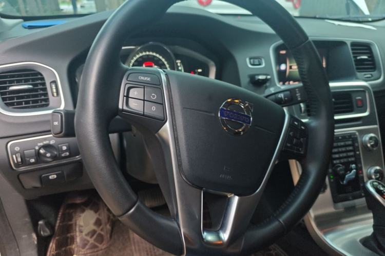 Used Volvo S60 2017 S60L T4 Smart Range Edition Steering Wheel