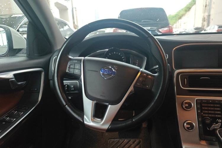 Used Volvo S60 2017 S60L T4 Smart Range Edition Steering Wheel