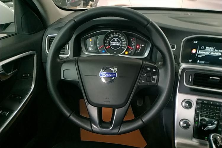 Used Volvo S60 2017 S60L T3 Smart Drive Edition Steering Wheel