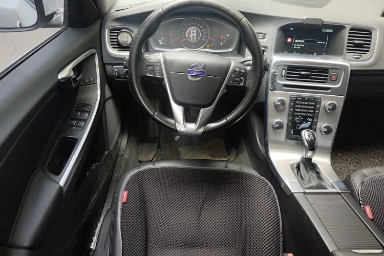Used Volvo S60 2017 S60L T3 Smart Upgrade Edition Steering Wheel