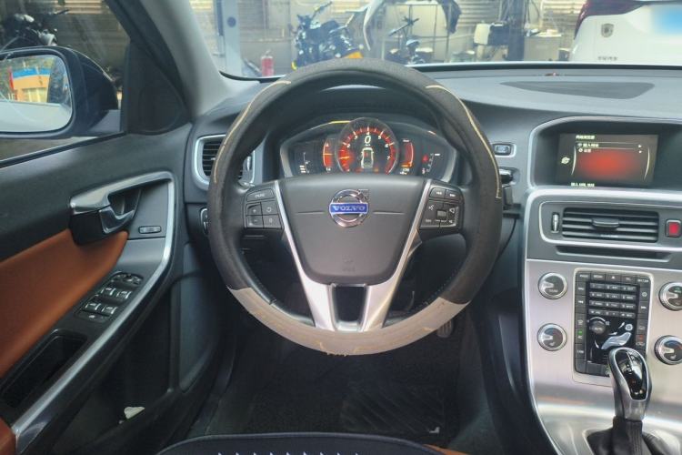 Used Volvo S60 2017 S60L T4 Smart Range Edition Steering Wheel
