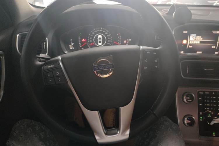 Used Volvo S60 2017 S60L T3 Smart Upgrade Edition Steering Wheel