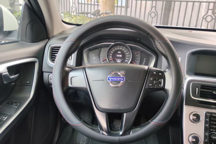 Used Volvo S60 2017 S60L T3 Smart Drive Edition Steering Wheel