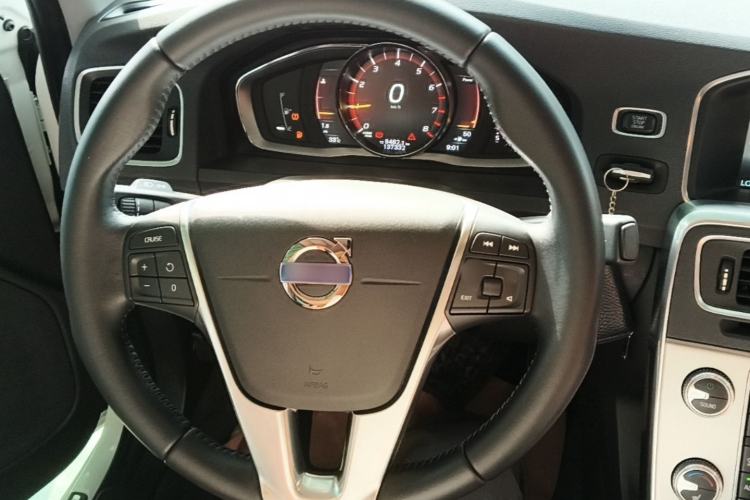 Used Volvo S60 2017 S60L T4 Smart Range Edition Steering Wheel