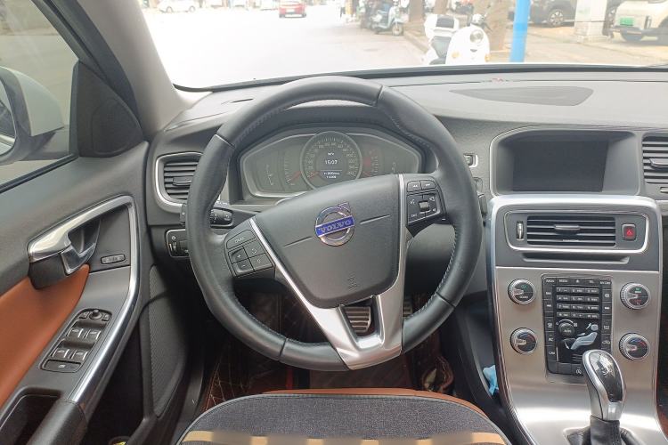 Used Volvo S60 2017 S60L T3 Smart Upgrade Edition Steering Wheel