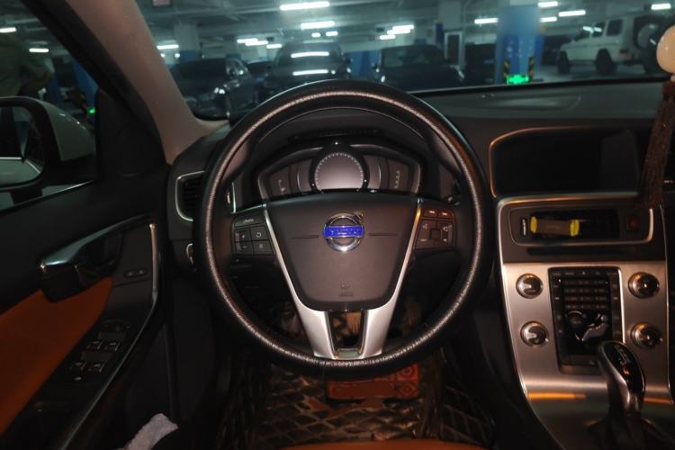 Used Volvo S60 2017 S60L T4 Smart Range Edition Steering Wheel