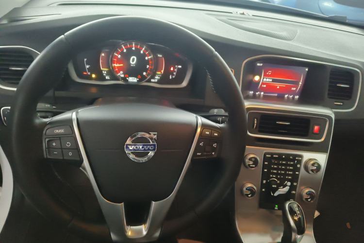 Used Volvo S60 2017 S60L T4 Smart Range Edition Steering Wheel
