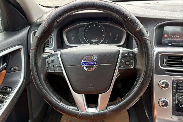 Used Volvo S60 2017 S60L T4 Smart Range Edition Steering Wheel