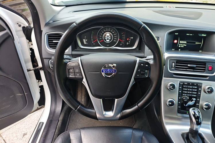 Used Volvo S60 2017 S60L T3 Smart Upgrade Edition Steering Wheel