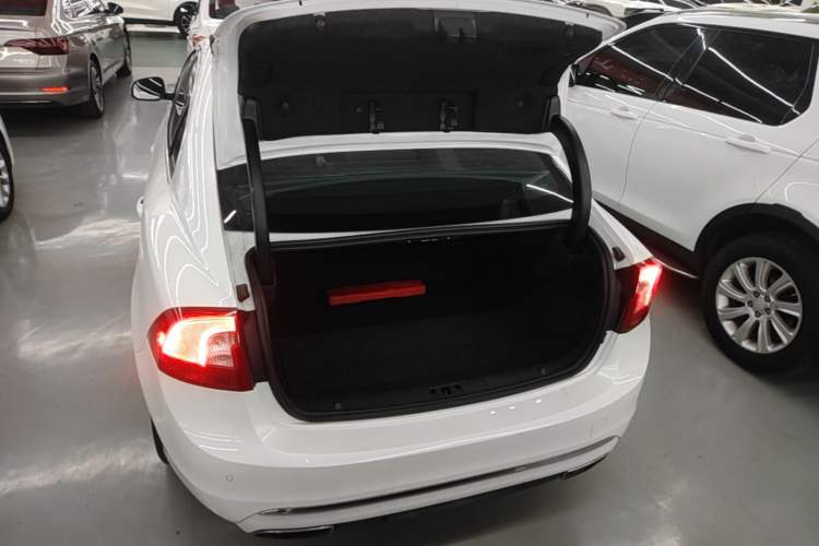 Used Volvo S60 2017 S60L T5 Intelligent Drive Edition Trunk