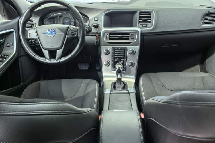 Used Volvo S60 2017 S60L T3 Smart Upgrade Edition Audio And AC Panel