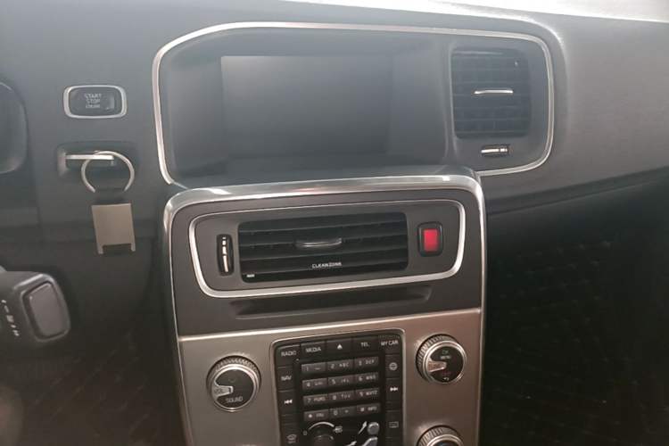 Used Volvo S60 2017 S60L T3 Smart Upgrade Edition Audio And AC Panel