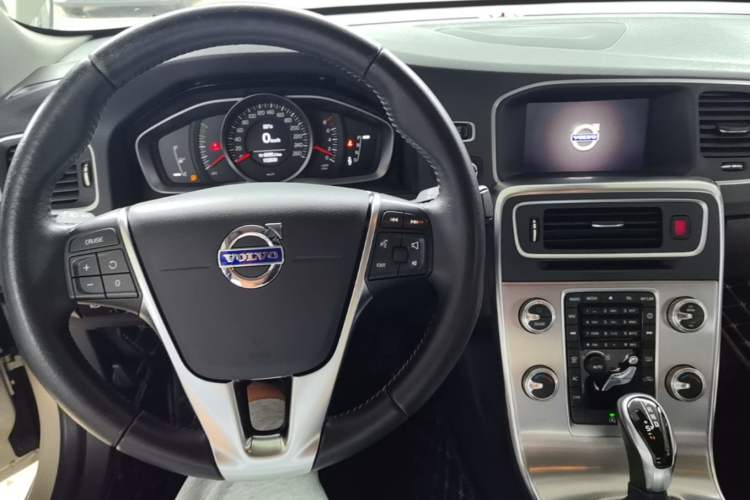 Used Volvo S60 2017 S60L T3 Smart Upgrade Edition Center Console