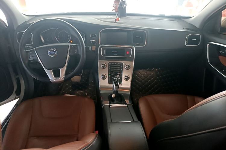 Used Volvo S60 2017 S60L T3 Smart Upgrade Edition Center Console