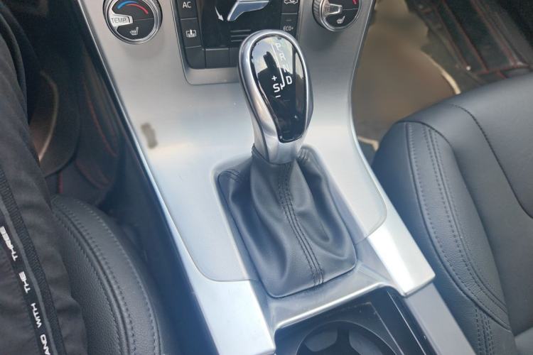 Used Volvo S60 2017 S60L T5 Intelligent Drive Edition Gear Lever