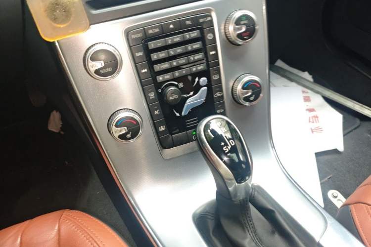 Used Volvo S60 2017 S60L T5 Intelligent Drive Edition Gear Lever