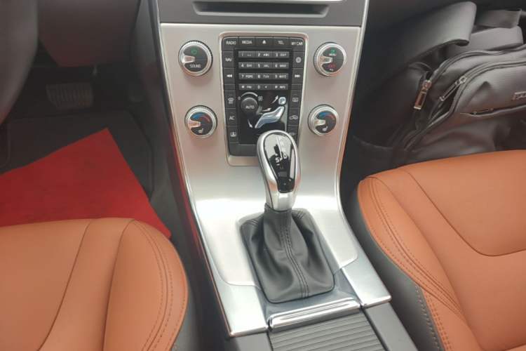 Used Volvo S60 2017 S60L T5 Intelligent Drive Edition Gear Lever