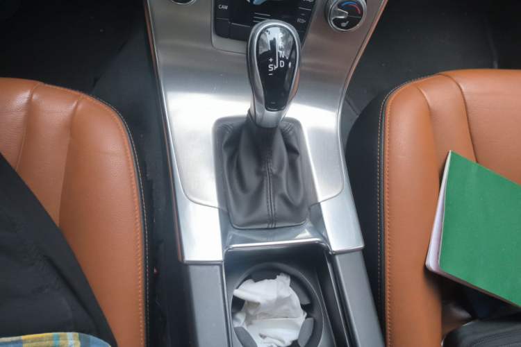 Used Volvo S60 2017 S60L T4 Smart Range Edition Gear Lever