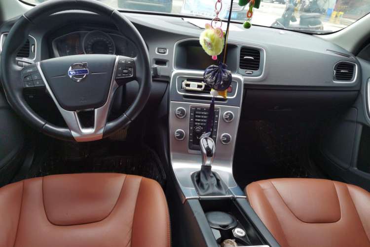 Used Volvo S60 2017 S60L T3 Smart Upgrade Edition Interior 3