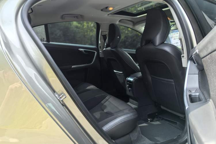 Used Volvo S60 2017 S60L T3 Smart Upgrade Edition Interior 6