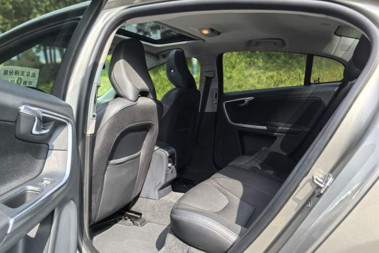 Used Volvo S60 2017 S60L T3 Smart Upgrade Edition Interior 8