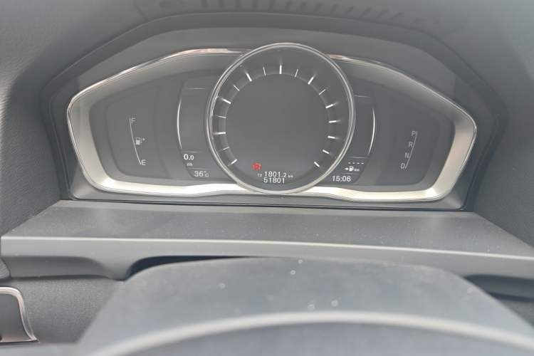 Used Volvo S60 2017 S60L T5 Intelligent Drive Edition Odometer Close Up