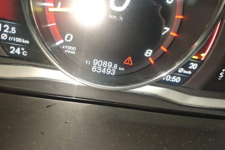 Used Volvo S60 2017 S60L T5 Intelligent Drive Edition Odometer Close Up