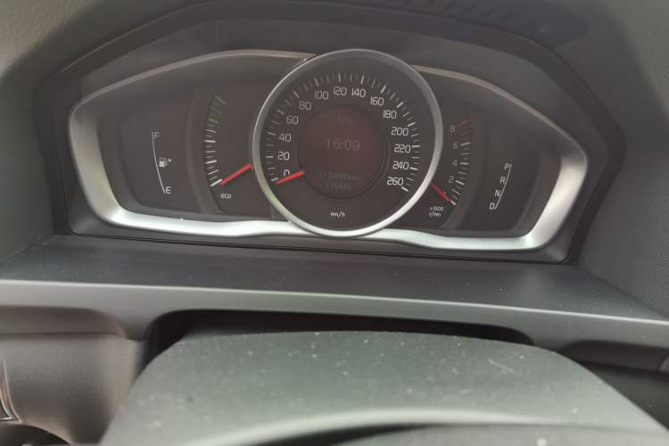 Used Volvo S60 2017 S60L T3 Smart Upgrade Edition Odometer Close Up