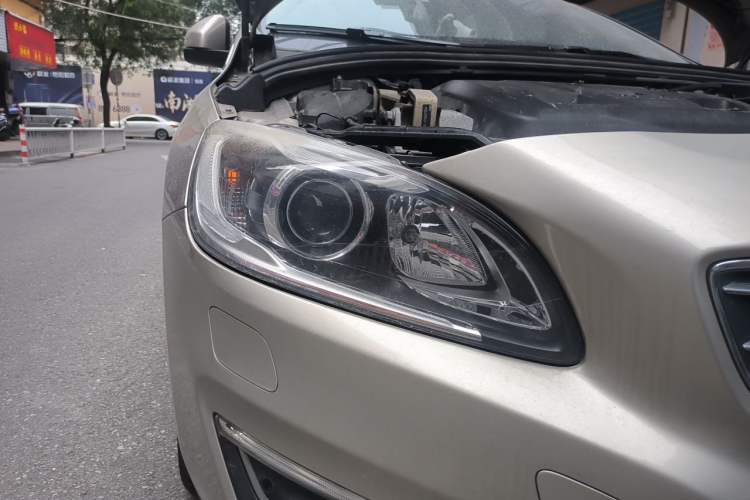 Used Volvo S60 2017 S60L T4 Smart Range Edition Right Front Headlight