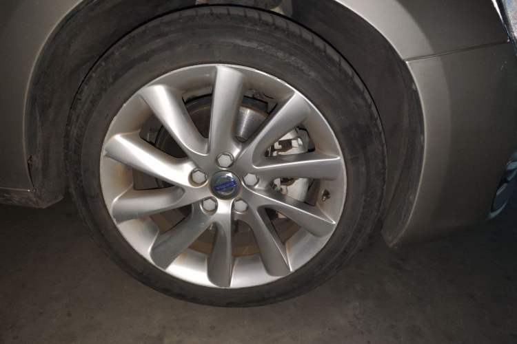 Used Volvo S60 2017 S60L T4 Smart Range Edition Right Front Wheel Hub