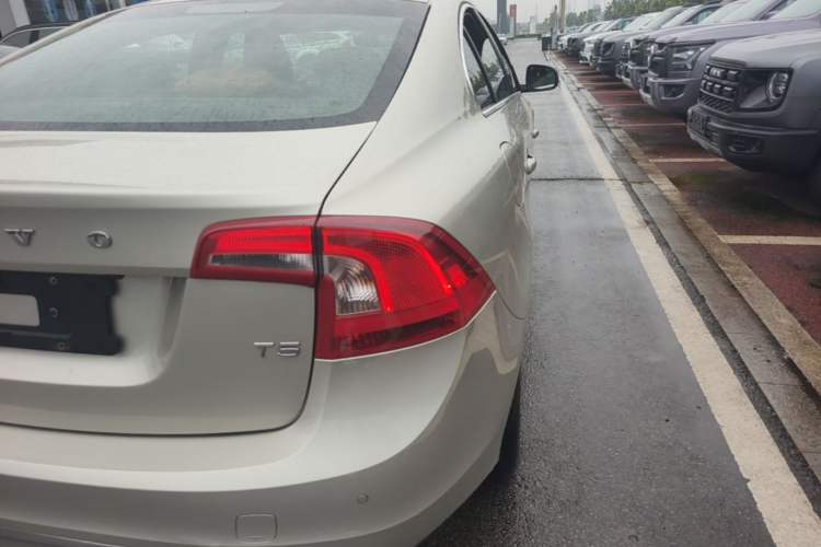 Used Volvo S60 2017 S60L T5 Intelligent Drive Edition Right Rear Taillight