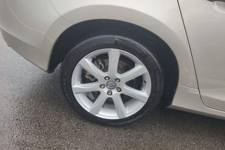 Used Volvo S60 2017 S60L T5 Intelligent Drive Edition Right Rear Wheel Hub