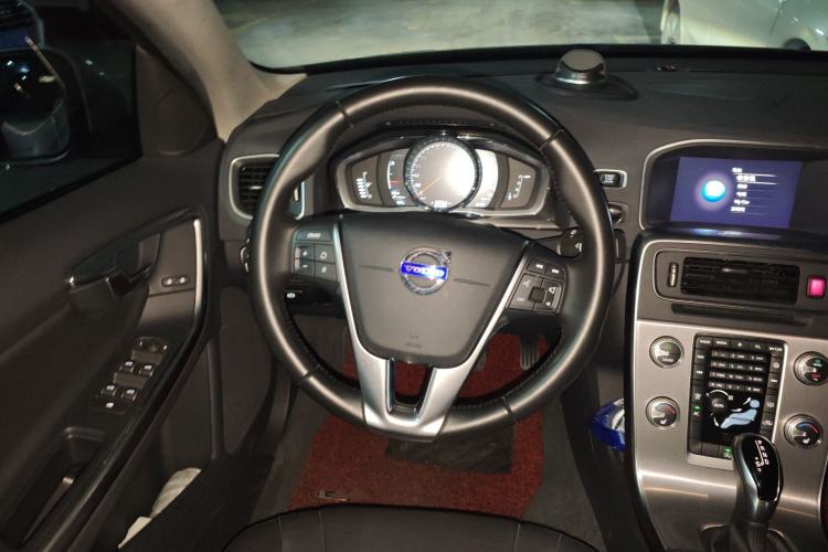 Used Volvo S60 2017 S60L T4 Smart Range Edition Steering Wheel
