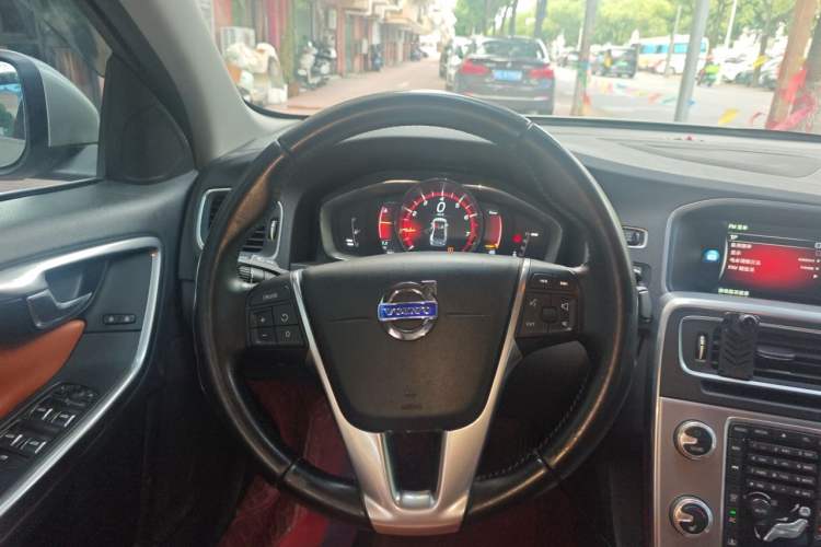 Used Volvo S60 2017 S60L T5 Intelligent Drive Edition Steering Wheel