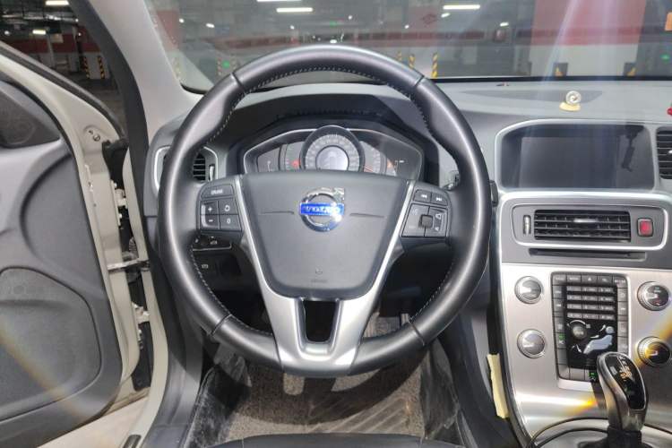 Used Volvo S60 2017 S60L T3 Smart Upgrade Edition Steering Wheel