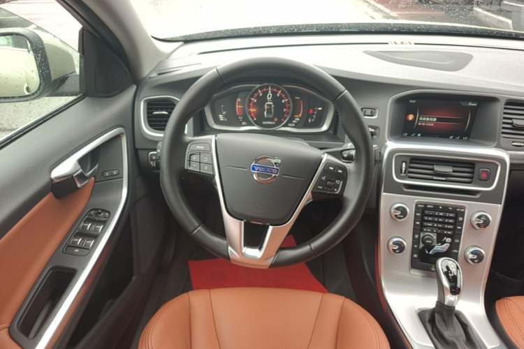 Used Volvo S60 2017 S60L T5 Intelligent Drive Edition Steering Wheel