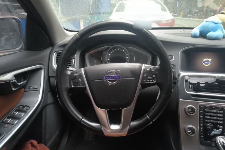 Used Volvo S60 2017 S60L T4 Smart Range Edition Steering Wheel